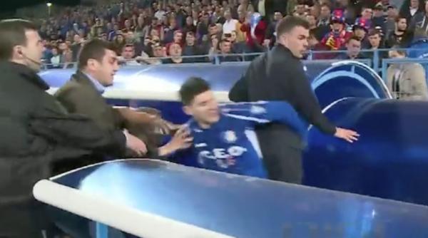 cristi sapunaru a scuipat un fan al stelei dupa meci video