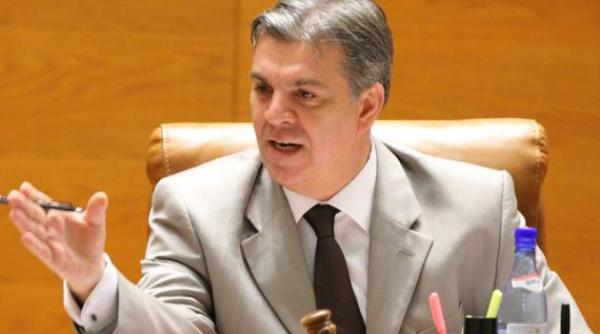 zgonea ii cere lui canacheu sa returneze masina de serviciu pe care o utilizeaza abuziv