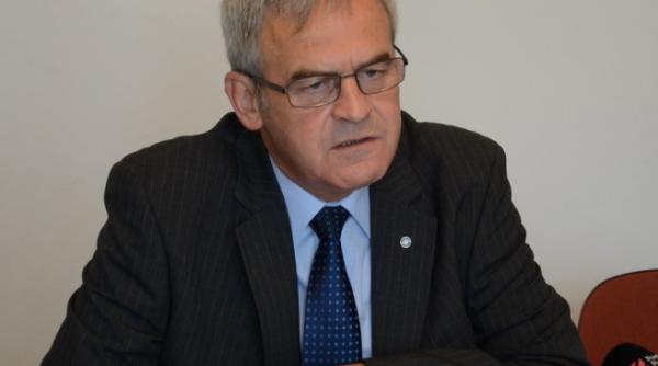 laszlo tokes trage cu din ii de steaua romaniei