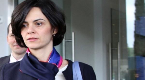 scandal cu fmi in grecia romanca delia velculescu ar fi implicata in wikileaks