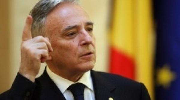 isarescu bnr a identificat pentru prima oara in romania un risc sistemic sever