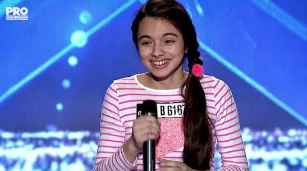 romanii au talent interpretare care a ridicat sala in picioare video