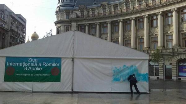 autorii mesajelor rasiste de pe cortul de la piata universitatii re inu i