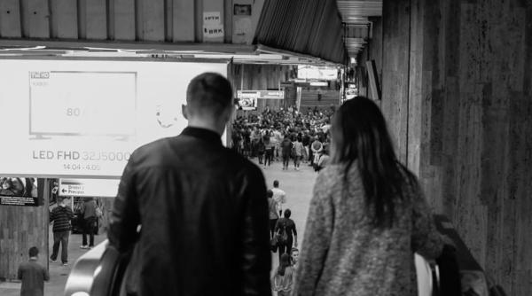 metroul bucure tean s a transformat in sala de spectacol video