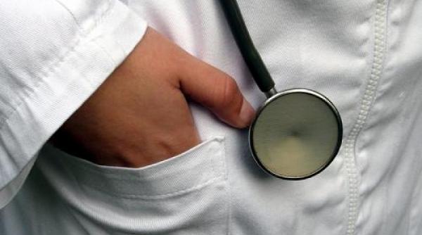 doctorite acuzate ca au luat mita pentru pensionari medicale condamnate