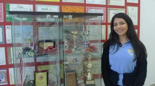 tanara romanca aleasa in echipa laureatului premiului nobel pentru economie