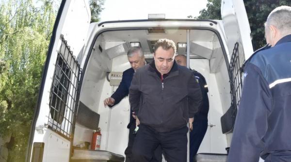 dna confruntare intre fo ti efi ai poli iei