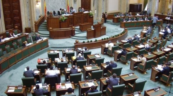 pensiile speciale pentru alesii locali amanate de senat