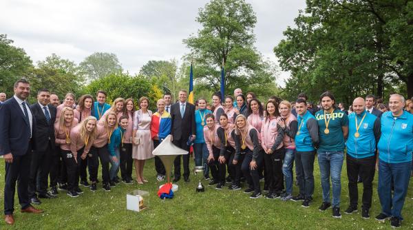 echipa de handbal csm bucure ti primita la cotroceni de klaus iohannis