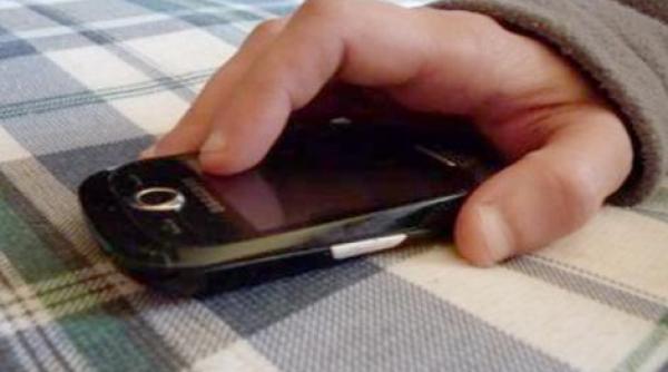 mit demolat ce se intampla cand la i telefonul in priza peste noapte