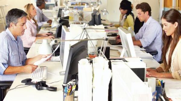 proiect de modificare a codului muncii vinerea s ar putea lucra 6 ore