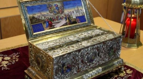 braul maicii domnului adus la catedrala din voluntari