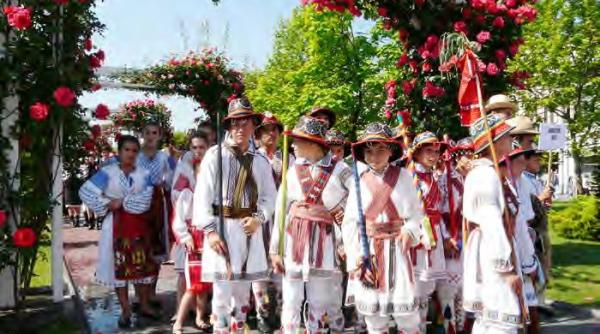 cand vor pica rusaliile in 2016