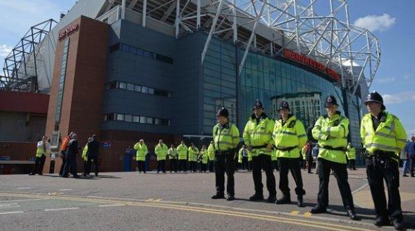 alerta de securitate manchester united bournemouth anulat de la un colet suspect