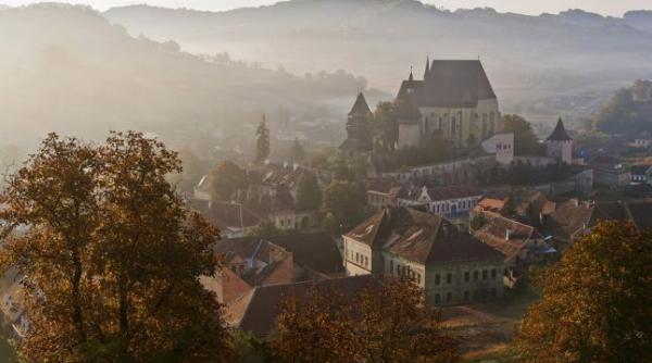 americanii fascina i de o localitate din romania e ti intr un film disney
