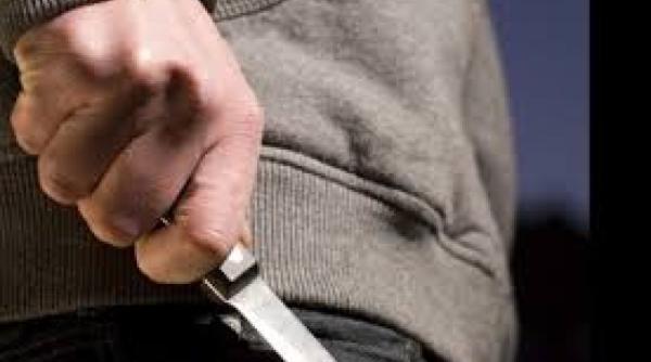 eleva injunghiata in constan a pentru un telefon mobil