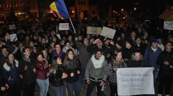 alte vremuri acelea i opera iuni de agita ie i propaganda oamenii muncii sunt pe internet