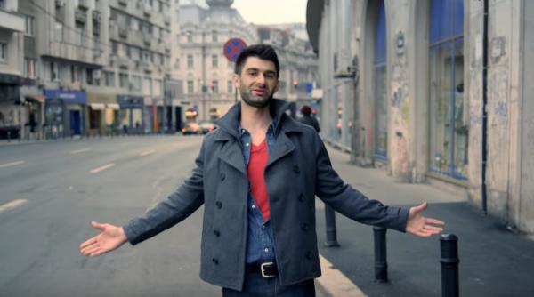 combinatozaurul paul ipate pe scena intr o piesa de senza ie