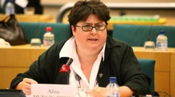 ce a pa it alina mungiu noaptea la otopeni este e ecul guvernului ciolo