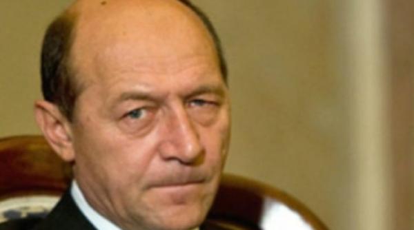 basescu tuna i fulgera nesimtirea de a tipa degeaba