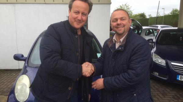 david cameron i a cumparat so iei un nissan micra second hand dealerul auto surprins