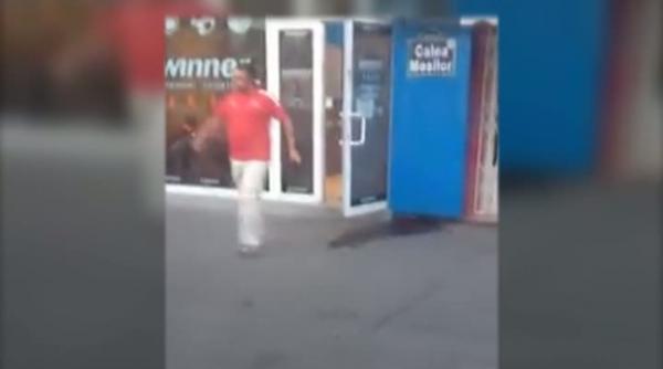 un sofer ratb a oprit autobuzul plin cu calatori pentru a pune un bilet la pariuri