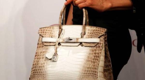 suma fabuloasa platita pentru o po eta la o licita ie cum arata