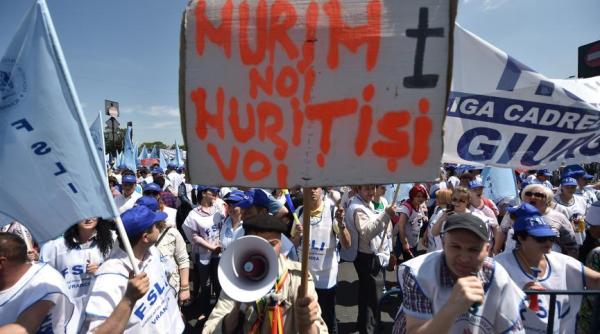 protest la guvern mii de profesori i i striga disperarea