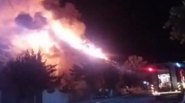 incendiu puternic in calafat  o biserica a fost facuta scrum