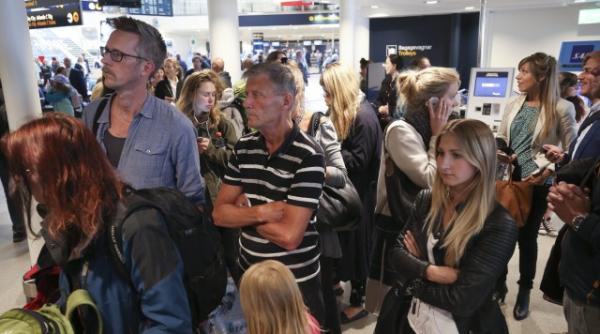 pilo ii de la sas in greva mii de pasageri bloca i