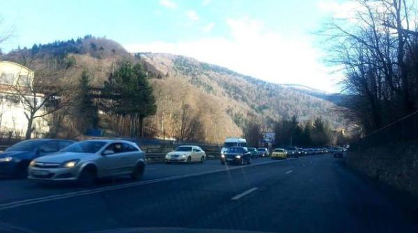 dn 1 blocat pe direc ia de mers bra ov bucure ti de rusalii