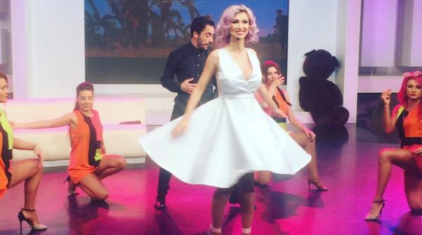 andreea balan clipe de panica la un concert a coborat imediat de pe scena