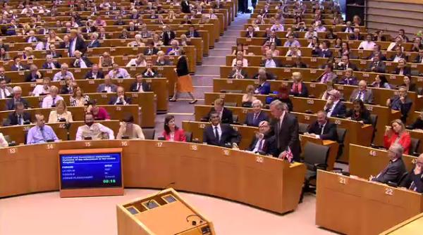 farage declara ii revoltatoare schulz afirma ii nu pot fi acceptate