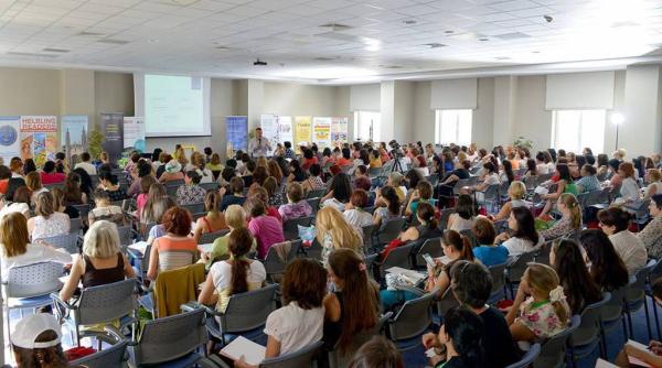 profesorii de limba engleza a tepta i la un eveniment de mare inuta