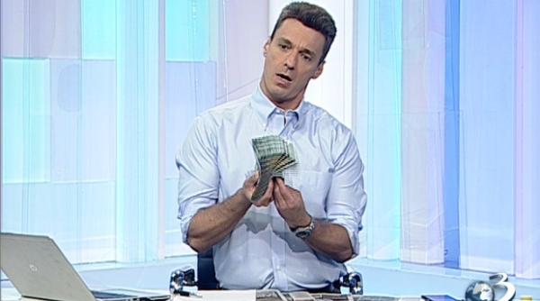 mircea badea cu mormanul de bani in direct cui ii da