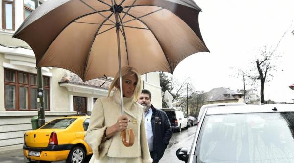 victor ciutacu i niels schnecker pun tunurile pe alina petre