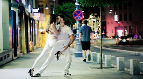 dans senzual in miez de noapte pe calea victoriei din bucuresti