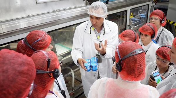 experien a unica o vizita in locul unde se produce cel mai popular iaurt din romania