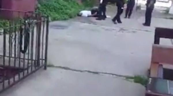 zeci de persoane prabu ite pe strada in acela i timp la new york