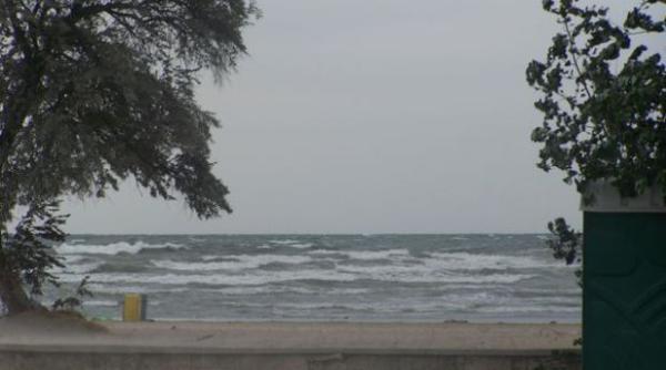 alerta la mare turistii nu au voie sa intre in apa