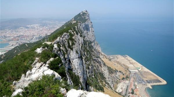 incident langa gibraltar submarin nuclear britanic lovit de un cargo