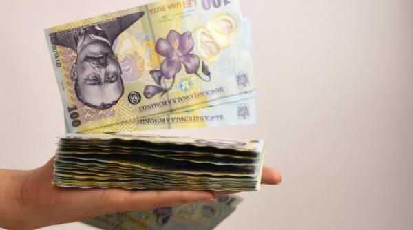 fitch scande ratingul romaniei care este motivul