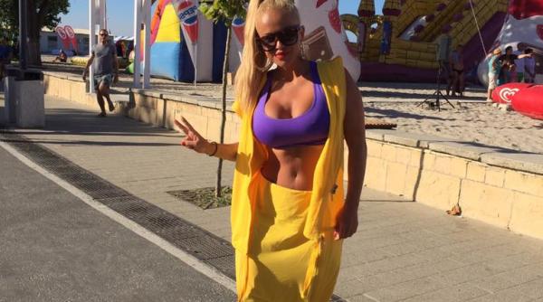 anda adam le da sfaturi femeilor pentru un abdomen de fier