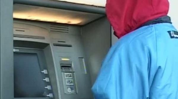 bancomate devalizate de doi hackeri ru i