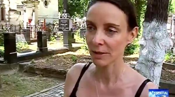 lamia beligan afectata de moartea tatalui ei a amanat plecarea la manastire