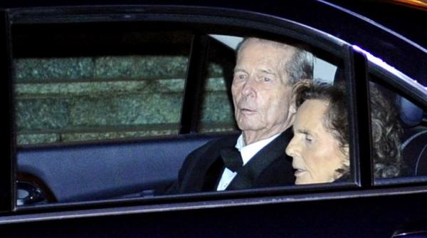 cine participa la funeraliile reginei ana la cererea casei regale