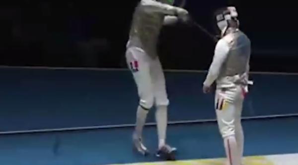 incident amuzant la jo 2016 in timpul probei de floreta video