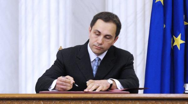 lucian isar nu l slabe te pe guvernatorul bnr mugur isarescu