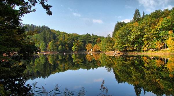 un lac din romania de inator a trei recorduri mondiale