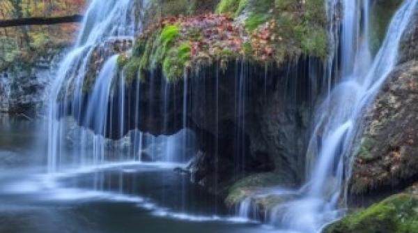 lovitura la cascada bigar anun ul poli i tilor